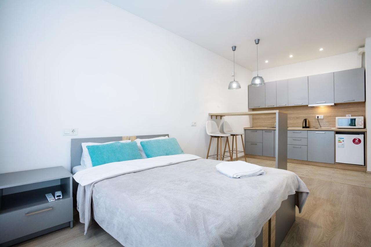 Nyvky Like Home - Studio - Apt 21 Kiev Extérieur photo